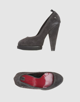 C'N'C' COSTUME NATIONAL - CALZATURE - Decolletes con plateau - su YOOX.COM