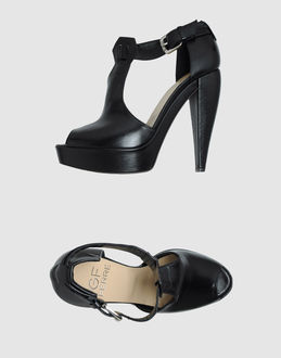 GF FERRE' - CALZATURE - Sandali con plateau - su YOOX.COM