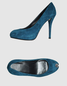 STUART WEITZMAN - CALZATURE - Decolletes con plateau - su YOOX.COM