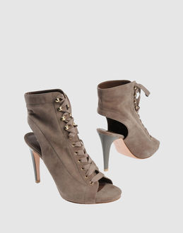 GIANVITO ROSSI - CALZATURE - Stivaletti - su YOOX.COM