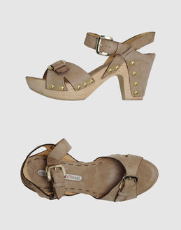 MANUFACTURE D'ESSAI - CALZATURE - Sandali con plateau - su YOOX.COM