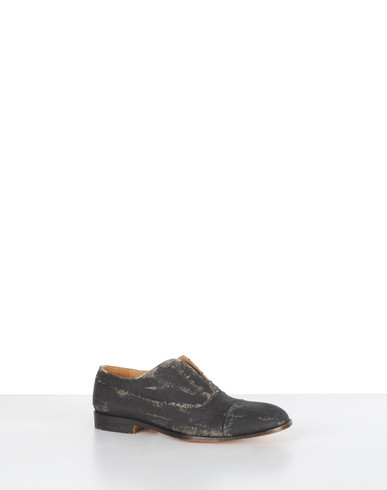 Laced shoes