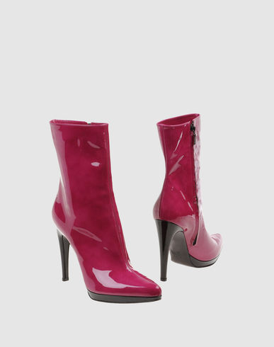 casadei fuchsia varnished leather ankle boots