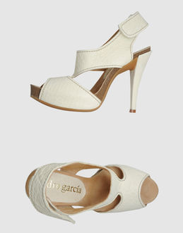 PEDRO GARCÍA - CALZATURE - Sandali con plateau - su YOOX.COM