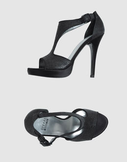 STUART WEITZMAN - CALZATURE - Sandali con plateau - su YOOX.COM
