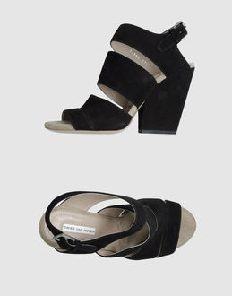 DRIES VAN NOTEN - CALZATURE - Sandali con tacco - su YOOX.COM