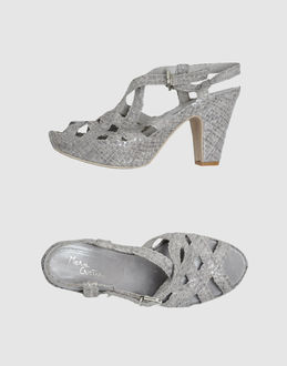 MARIA CRISTINA - CALZATURE - Sandali con plateau - su YOOX.COM