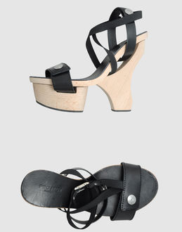 RUCO LINE PROJECT - CALZATURE - Sandali con plateau - su YOOX.COM