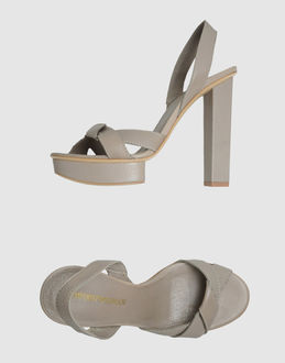 EMPORIO ARMANI - SCHUHE - Plateausandalen - bei YOOX.COM