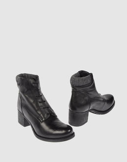 SOFIA TARTUFOLI - CALZATURE - Stivaletti - su YOOX.COM