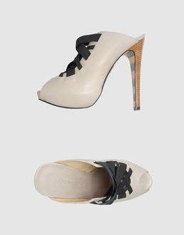 GEORGINAGOODMAN - CALZATURE - Sandali con plateau - su YOOX.COM