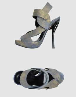GEORGINAGOODMAN - CALZATURE - Sandali con plateau - su YOOX.COM