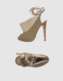 GEORGINAGOODMAN - CALZATURE - Sandali con plateau - su YOOX.COM