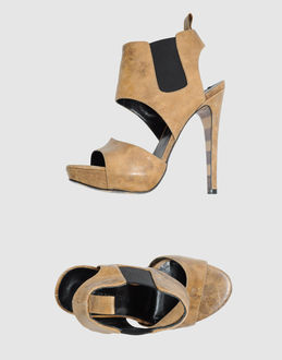 GEORGINAGOODMAN - CALZATURE - Sandali con plateau - su YOOX.COM