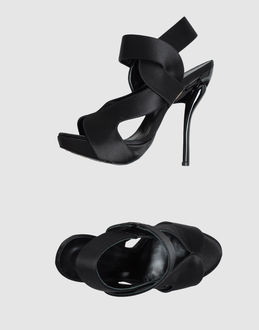 GEORGINAGOODMAN - CALZATURE - Sandali con plateau - su YOOX.COM