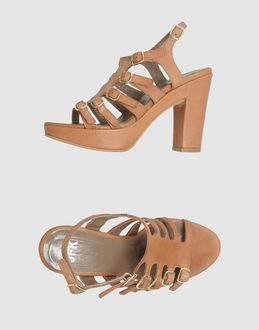 JFK - CALZATURE - Sandali con plateau - su YOOX.COM