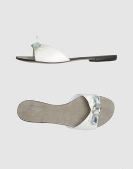 SGN GIANCARLO PAOLI - CHAUSSURES - Pantoufles - sur YOOX.COM