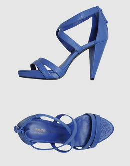 ARMANI JEANS - CALZATURE - Sandali con plateau - su YOOX.COM