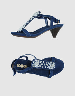 YIN - CALZATURE - Sandali con tacco - su YOOX.COM