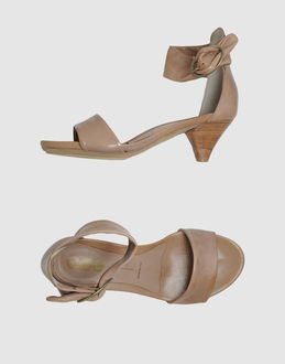 YIN - CALZATURE - Sandali con tacco - su YOOX.COM