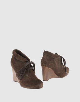 LOGAN - CALZATURE - Stivaletti - su YOOX.COM