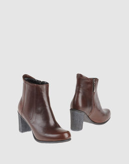 COLLECTION PRIVEE? - CALZATURE - Stivaletti - su YOOX.COM