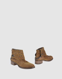 LOGAN - CALZATURE - Stivaletti - su YOOX.COM