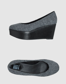 GET U - CALZATURE - Zeppe - su YOOX.COM