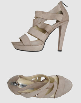 MAX CLAN - CALZATURE - Sandali con plateau - su YOOX.COM
