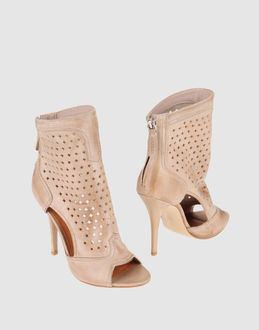 GUESS - CALZATURE - Stivaletti - su YOOX.COM
