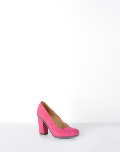 Closed-toe slip-ons 