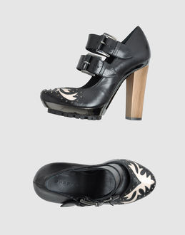 BARBARA BUI - CALZATURE - Decolletes con plateau - su YOOX.COM