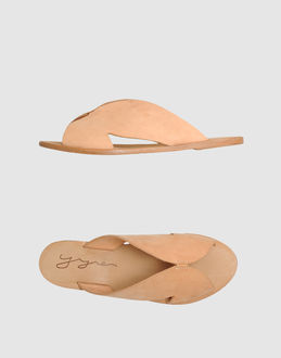 YIJIE - CHAUSSURES - Pantoufles - sur YOOX.COM