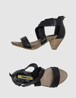 MANAS - CALZATURE - Sandali con plateau - su YOOX.COM