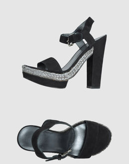 STUART WEITZMAN - CALZATURE - Sandali con plateau - su YOOX.COM