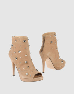 STUART WEITZMAN - CALZATURE - Stivaletti - su YOOX.COM