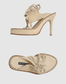 ANN DEMEULEMEESTER - CALZATURE - Sandali con plateau - su YOOX.COM