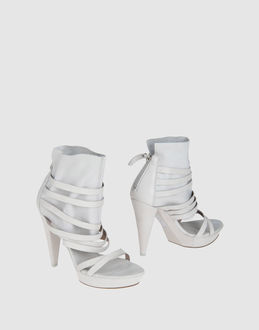 VIC MATIE' - CALZATURE - Sandali con plateau - su YOOX.COM