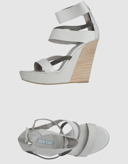 VIC MATIE' - CALZATURE - Zeppe - su YOOX.COM