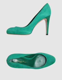 GIANVITO ROSSI - CALZATURE - Decolletes con plateau - su YOOX.COM