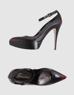 GIANVITO ROSSI - CALZATURE - Decolletes con plateau - su YOOX.COM