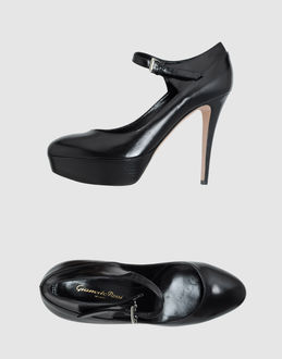 GIANVITO ROSSI - CALZATURE - Decolletes con plateau - su YOOX.COM