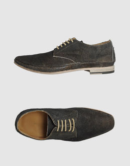 COLLECTION PRIVEE? - CALZATURE - Stringate - su YOOX.COM