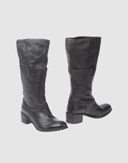 VIC - CALZATURE - Stivali - su YOOX.COM