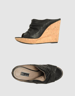 VIC - CALZATURE - Zeppe - su YOOX.COM