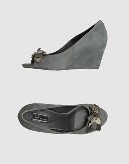 VIC - CALZATURE - Zeppe - su YOOX.COM