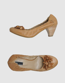 VIC - CALZATURE - Decolletes - su YOOX.COM