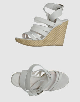 VIC - CALZATURE - Zeppe - su YOOX.COM