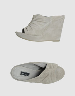 VIC - CALZATURE - Zeppe - su YOOX.COM