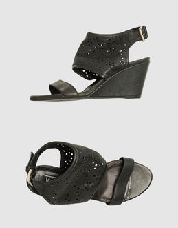 VIC - CALZATURE - Zeppe - su YOOX.COM